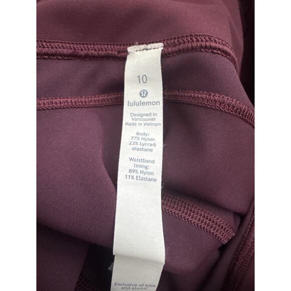 Lululemon In Movement Short *Everlux 2.5" Everlux Arctic Plum 10 - Picture 9 of 10